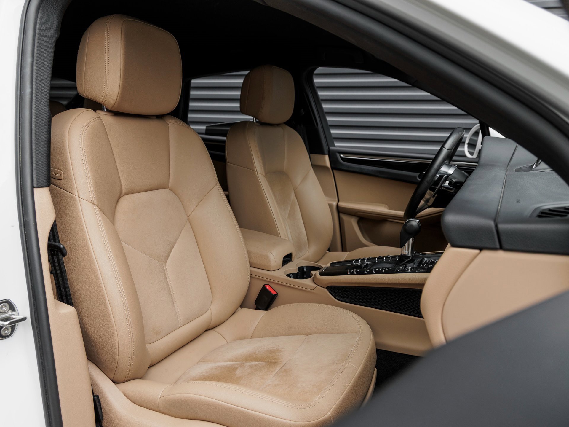 Used 2021 Porsche Macan image 28