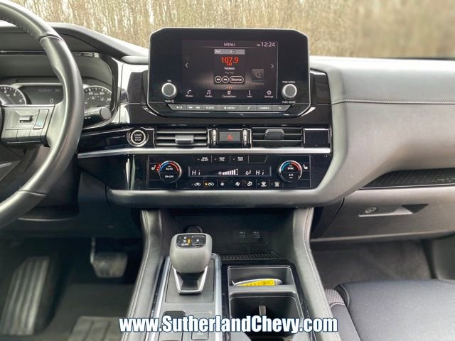 Used 2024 Nissan Pathfinder SV image 25