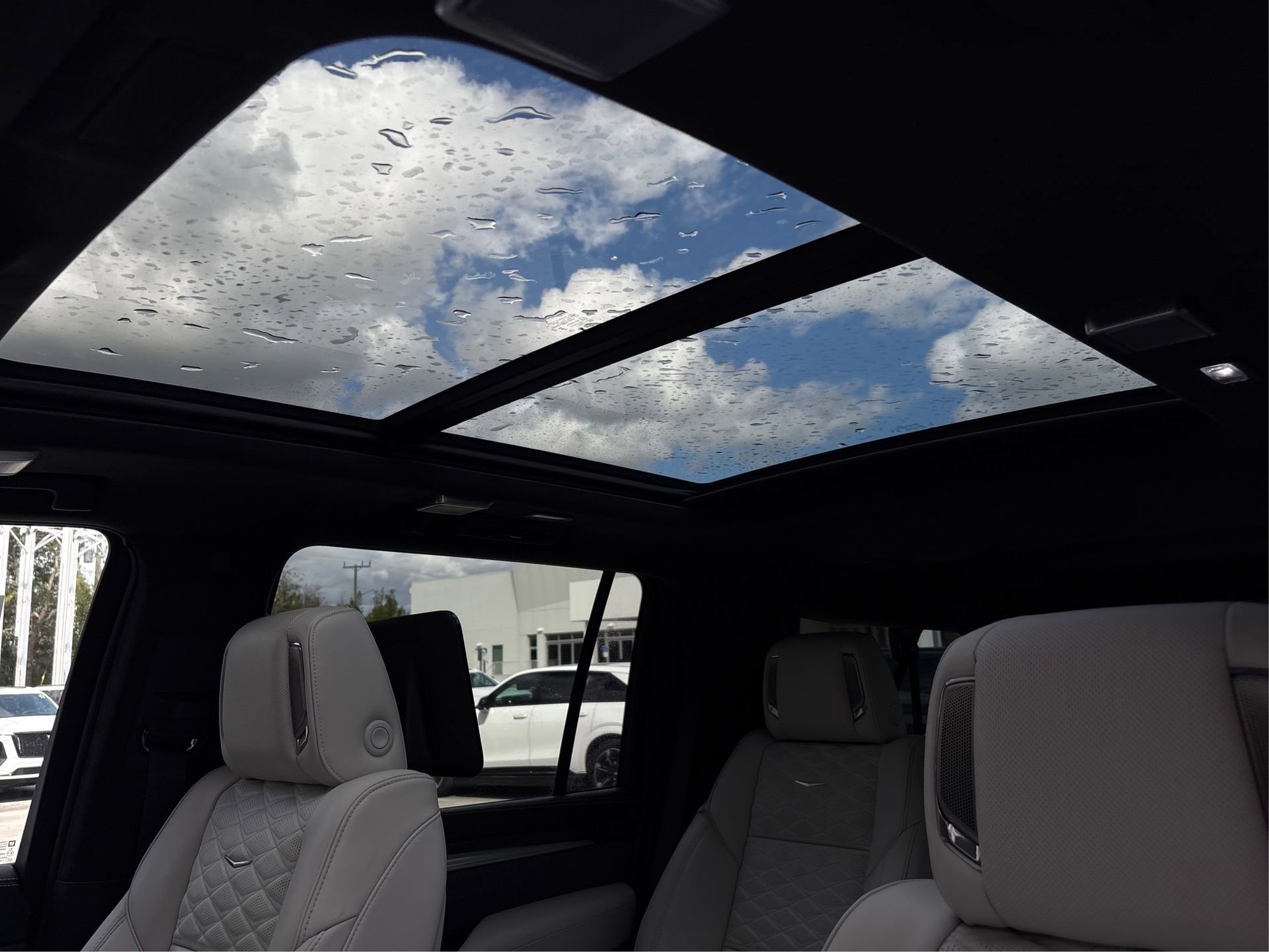 New 2026 Cadillac Escalade ESV V image 35