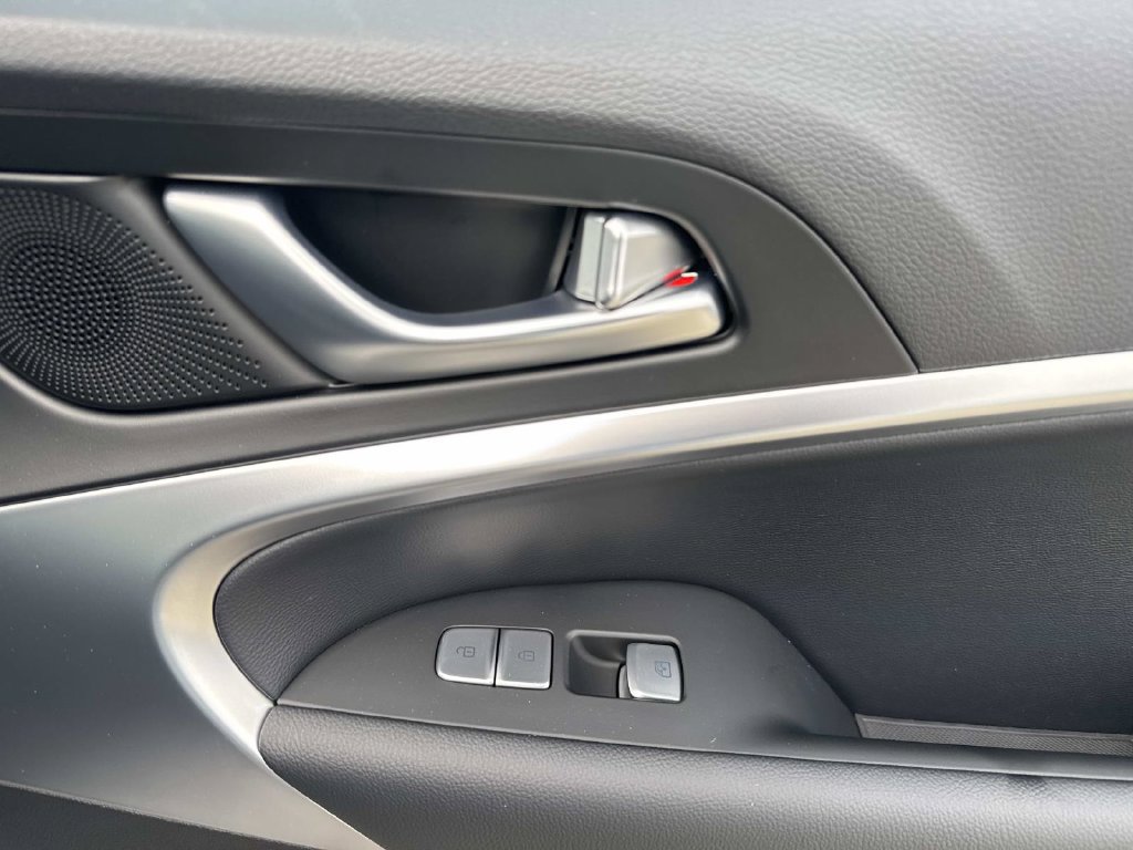 New 2026 Genesis G70 2.5T RWD image 17