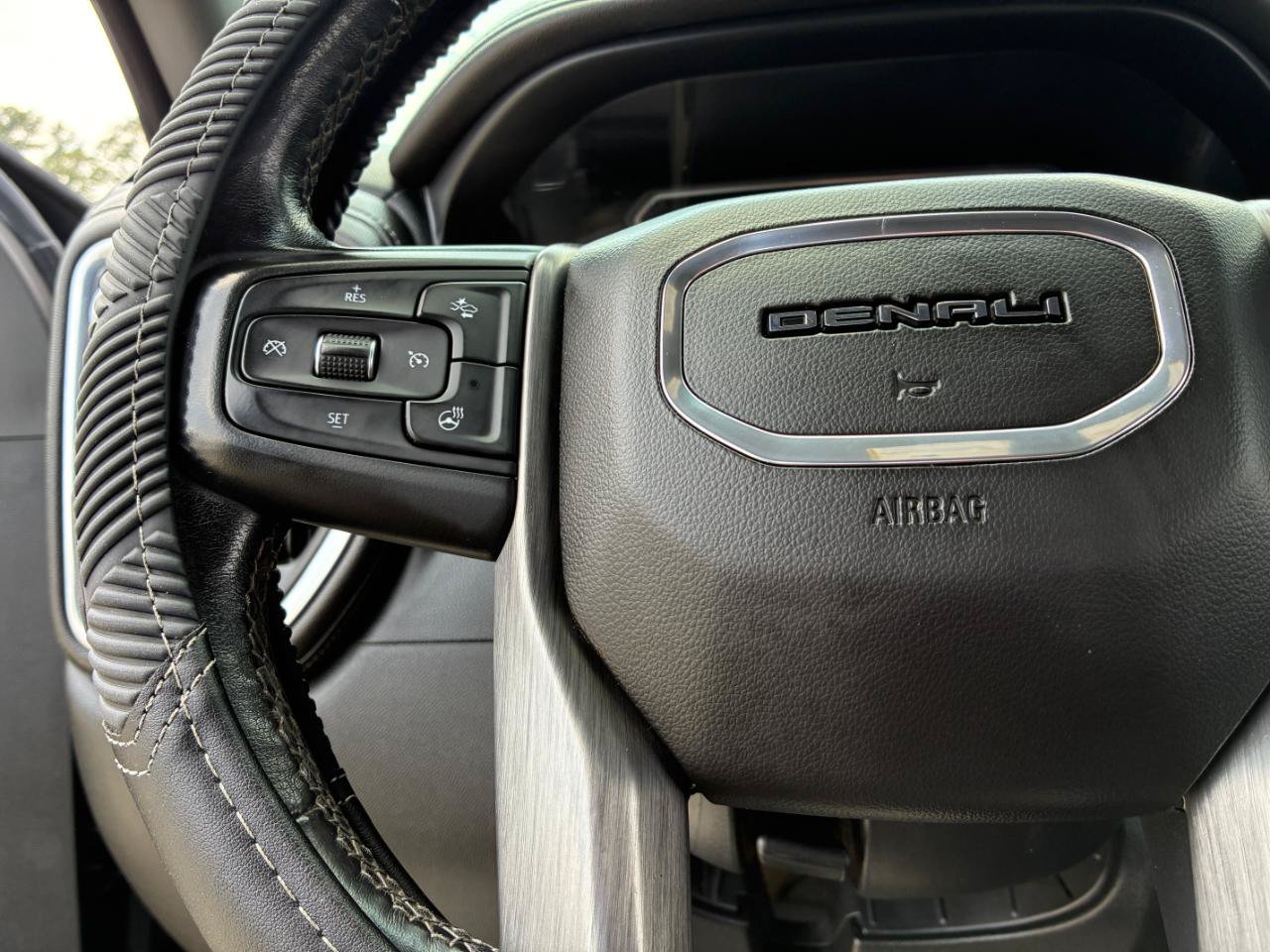 Used 2021 GMC Sierra 3500 Denali w/ Denali Ultimate Package AWD/4WD image 25