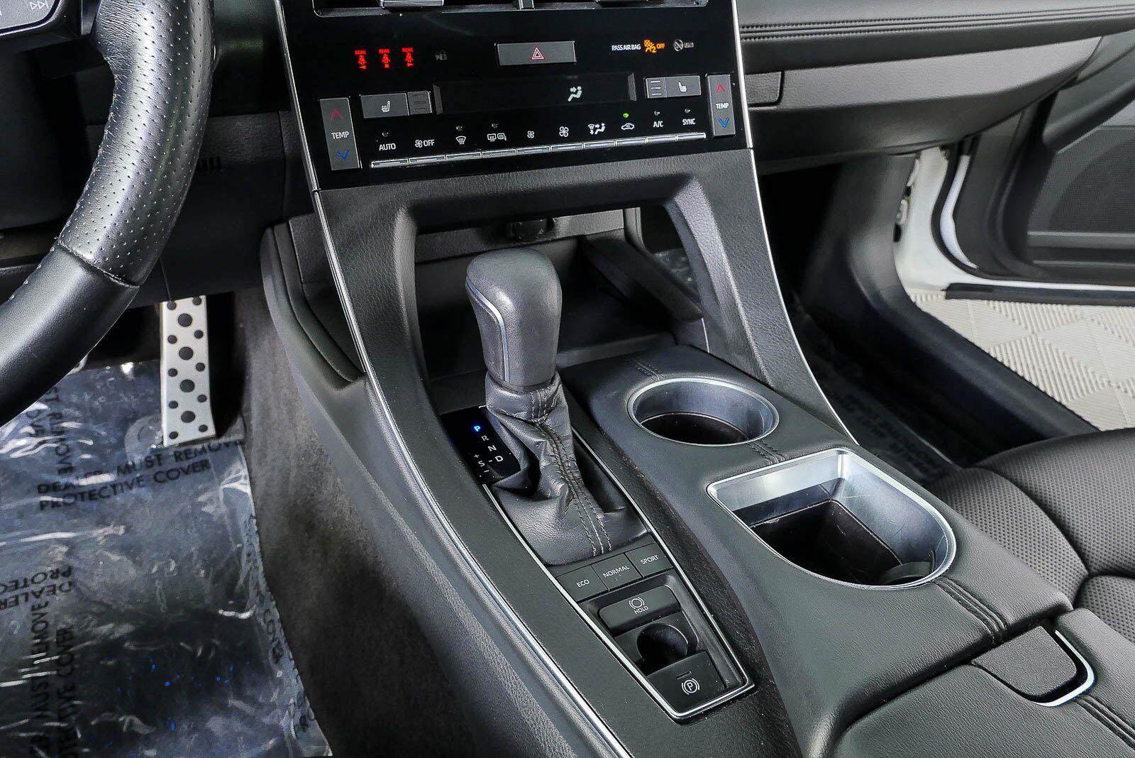 Used 2021 Toyota Avalon XSE FWD image 18