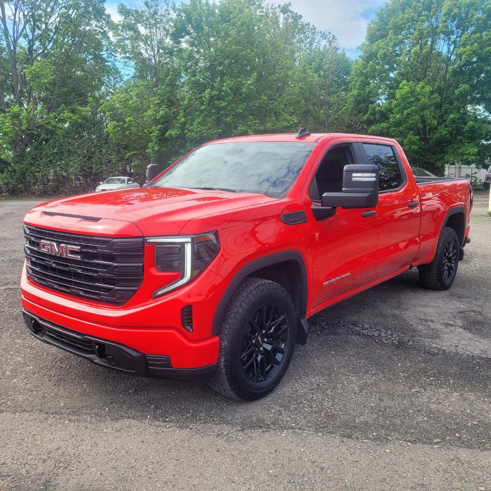 Used 2024 GMC Sierra 1500 Pro w/ Graphite Edition AWD/4WD image 3