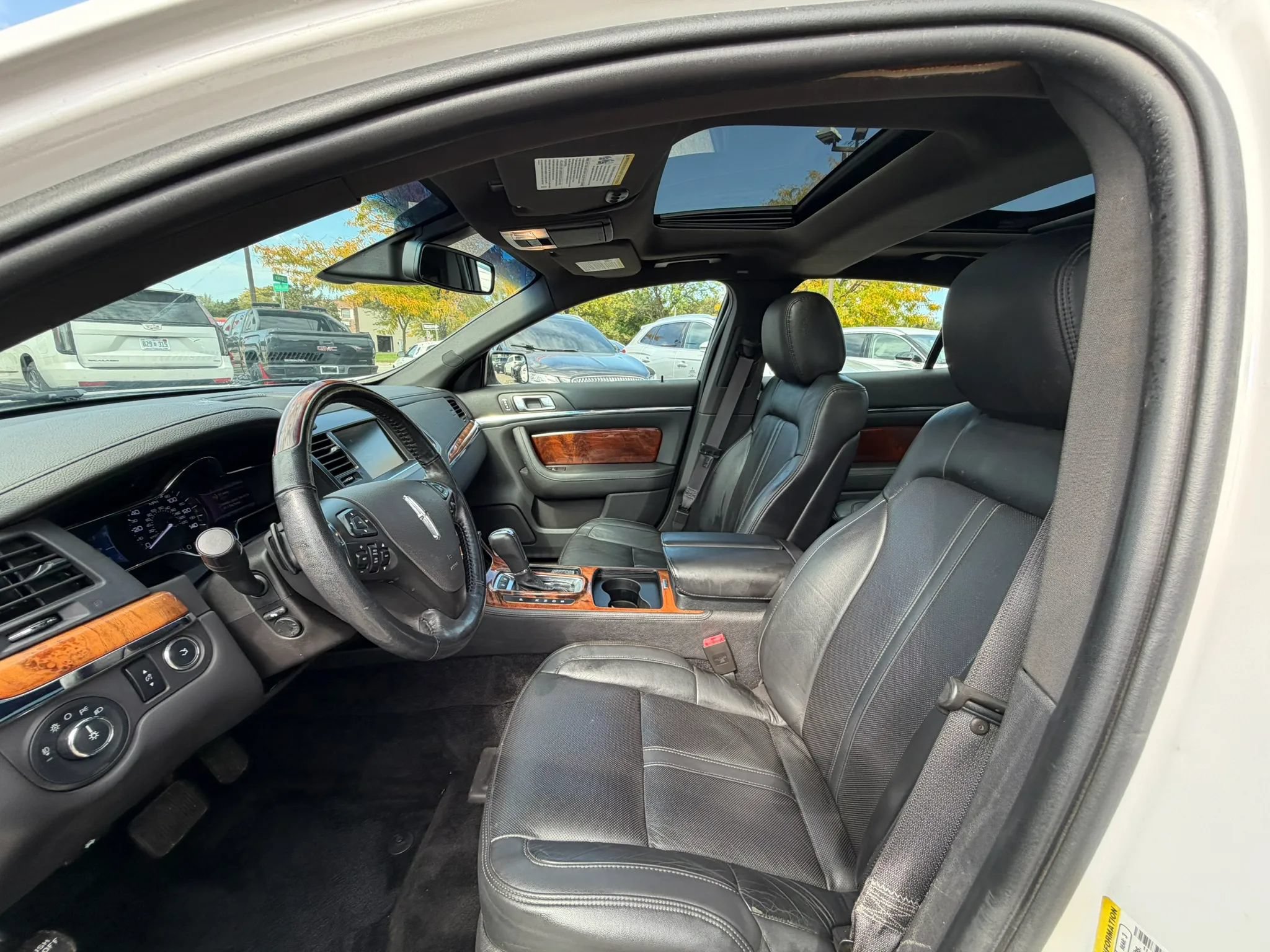 Used 2013 Lincoln MKS AWD image 14