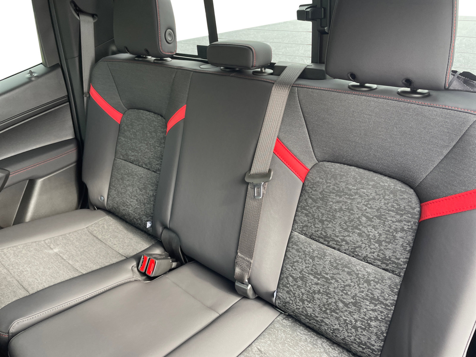 Used 2024 Chevrolet Colorado Z71 image 16