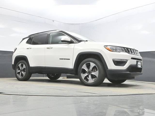 Used 2018 Jeep Compass Latitude w/ Popular Equipment Group AWD/4WD image 48