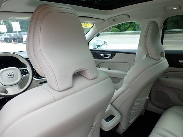 Used 2024 Volvo V60 B5 Cross Country Plus w/ Protection Package Premier AWD/4WD image 16