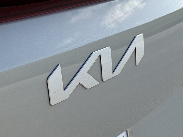 Used 2025 Kia Carnival SX FWD image 15