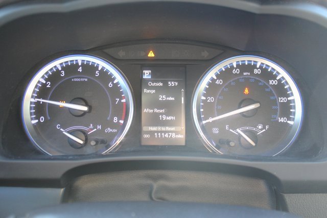 Used 2018 Toyota Highlander SE image 16