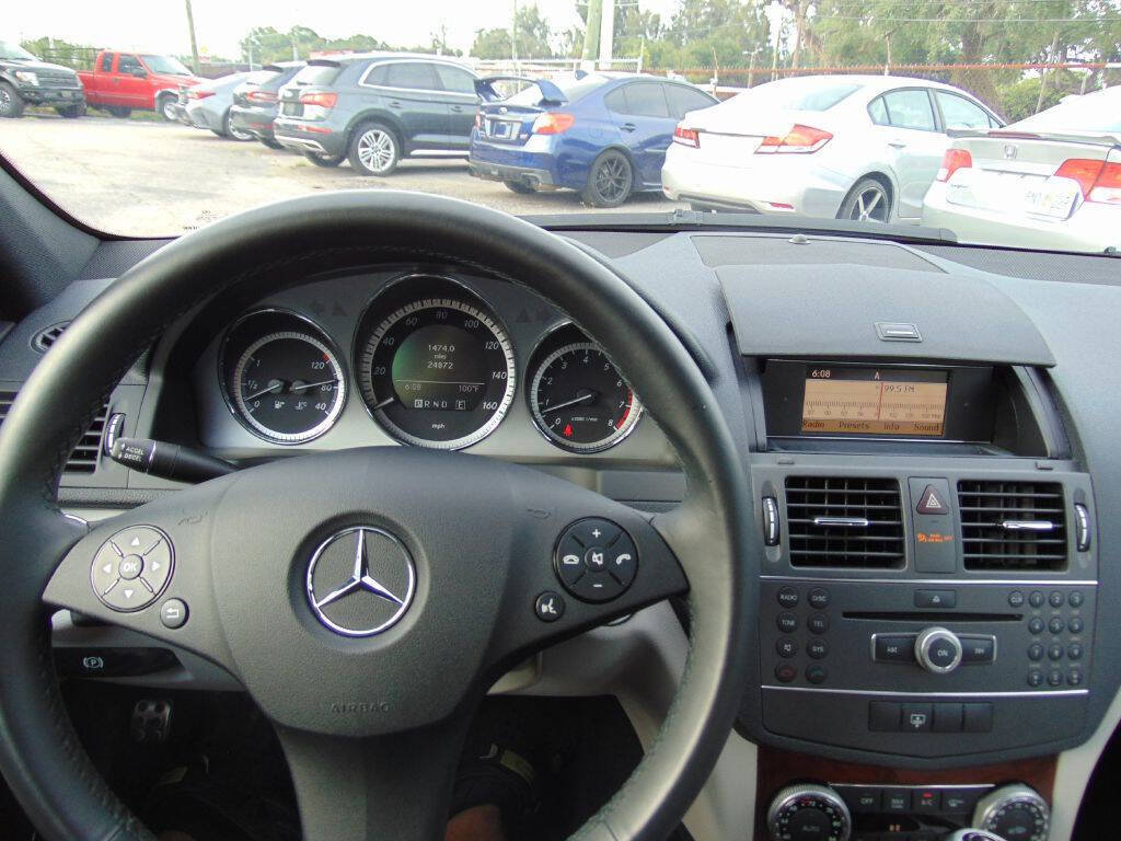 Used 2011 Mercedes-Benz C 300 Sedan image 27