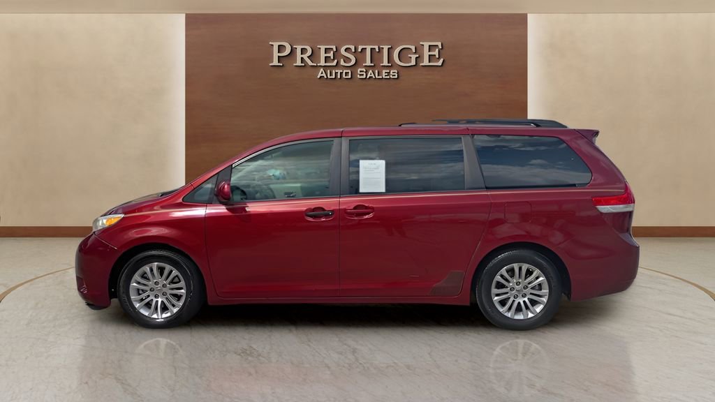 Used 2012 Toyota Sienna XLE FWD image 4