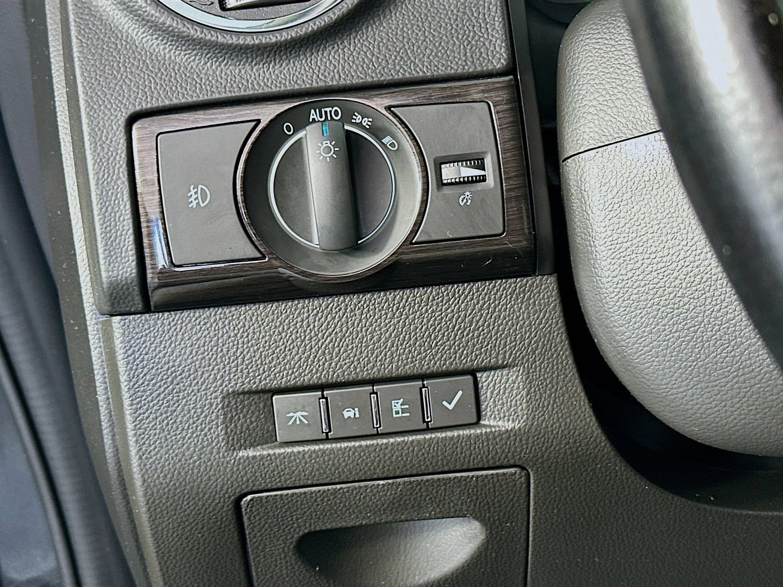 Used 2014 Chevrolet Captiva Sport LTZ FWD image 10