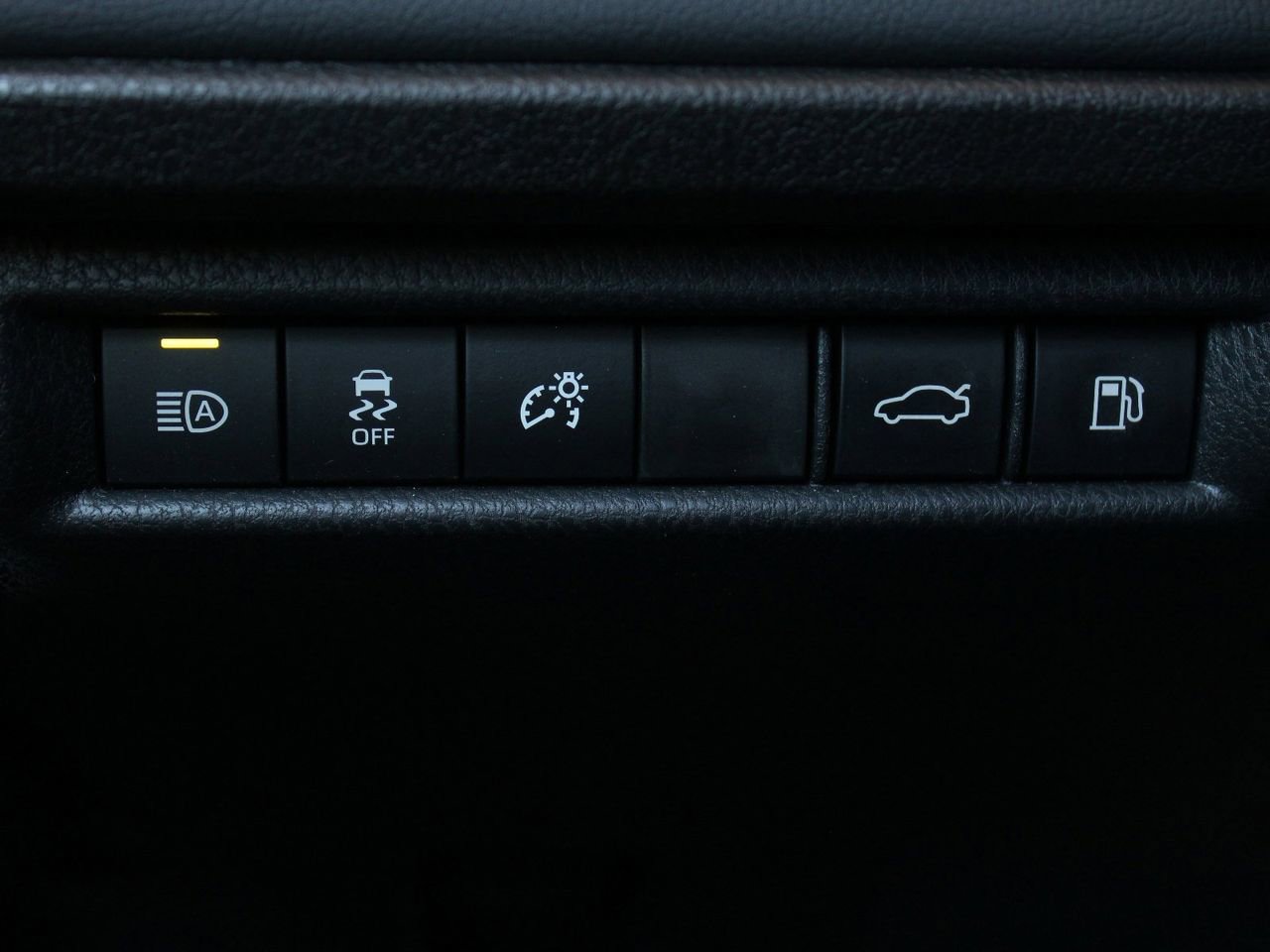 Used 2026 Toyota Camry XSE w/ Premium Package FWD image 31
