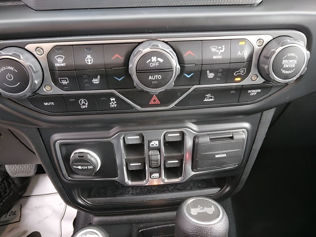 Used 2022 Jeep Wrangler Unlimited Sport AWD/4WD image 16