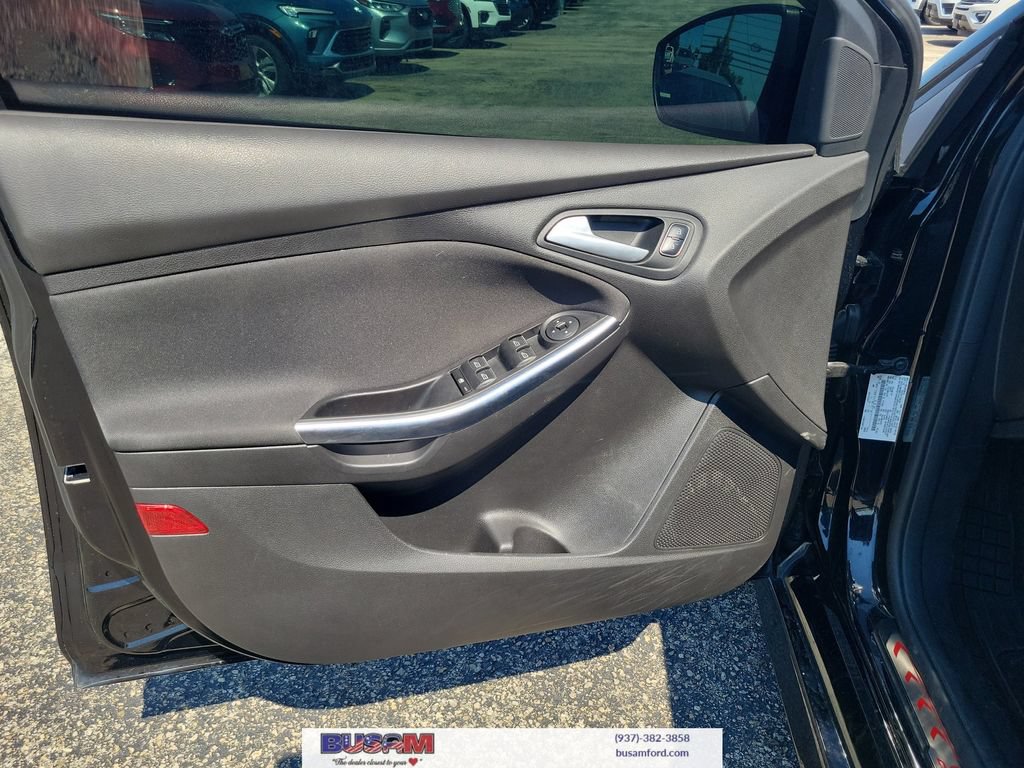 Used 2018 Ford Focus ST FWD image 12