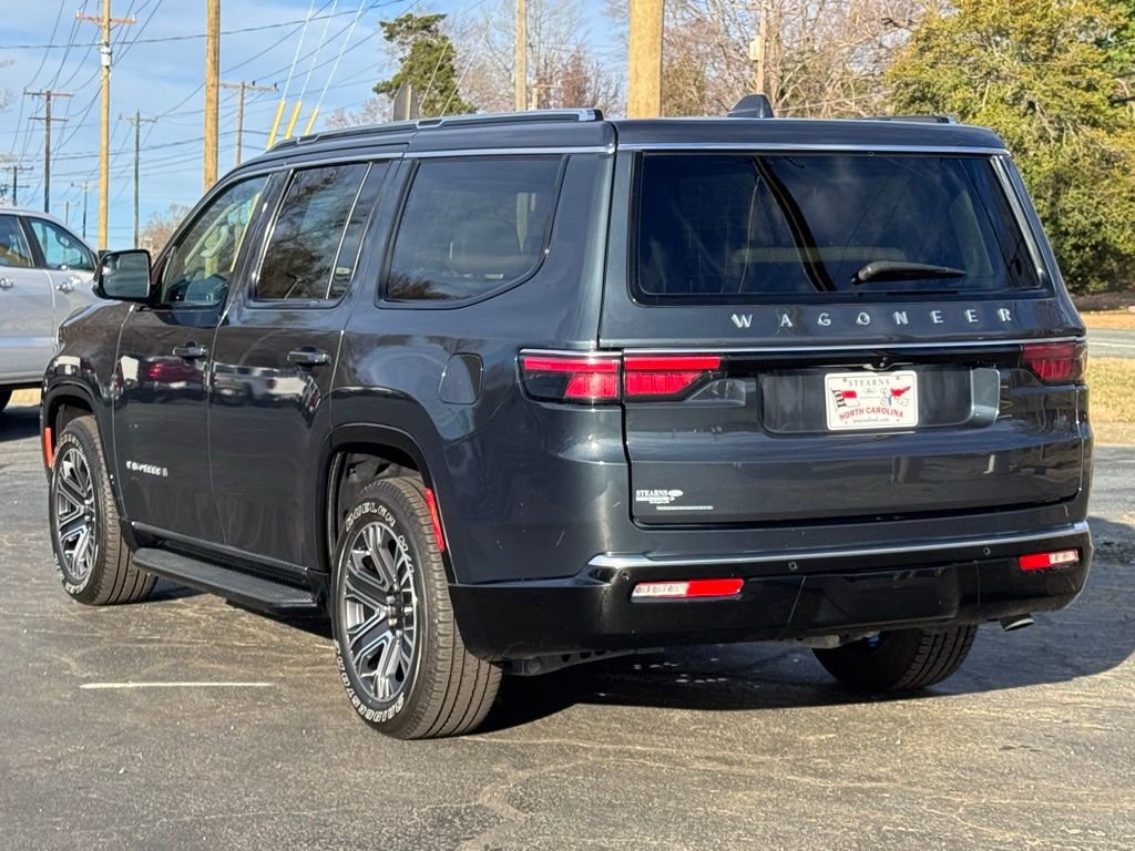 Used 2023 Jeep Wagoneer 4WD w/ Premium Group I image 17