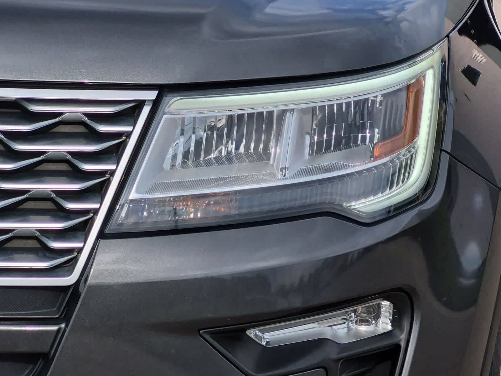 Used 2018 Ford Explorer Platinum AWD/4WD image 11
