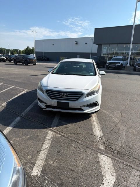 Used 2017 Hyundai Sonata SE FWD image 3