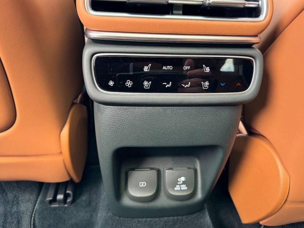 Certified 2025 Genesis GV80 3.5T Prestige image 12