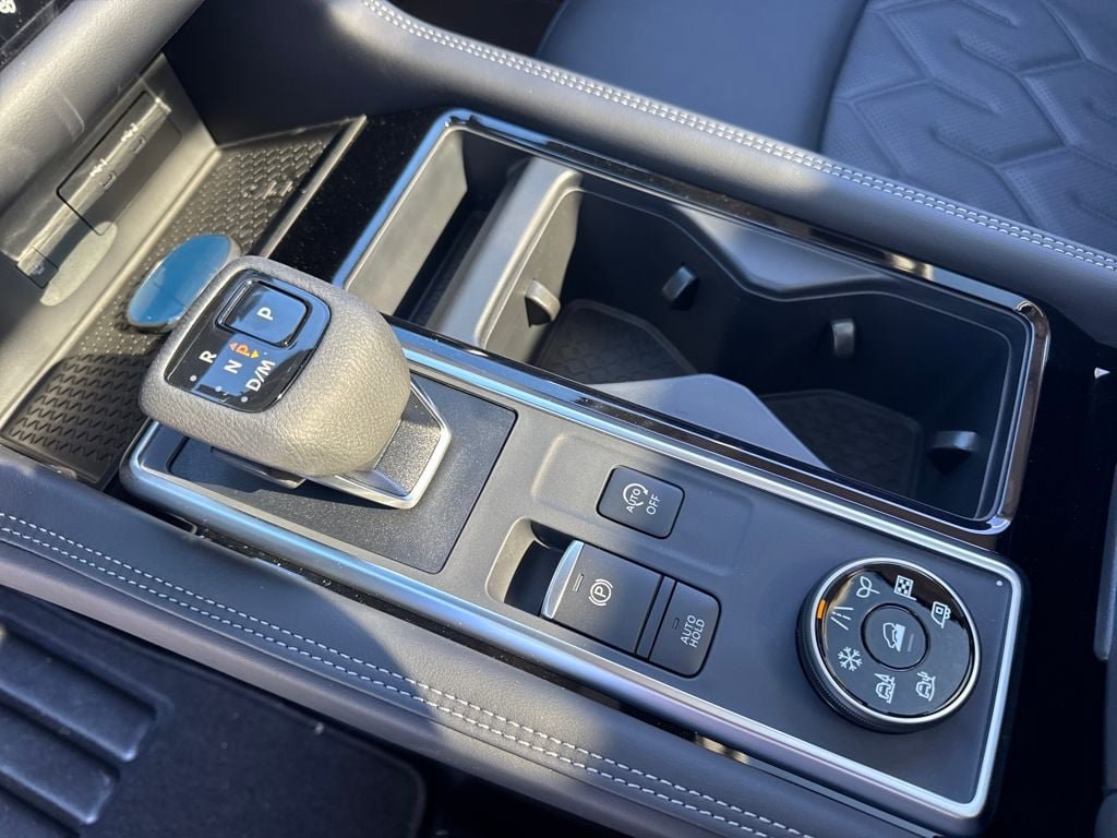New 2026 Nissan Pathfinder Platinum image 18