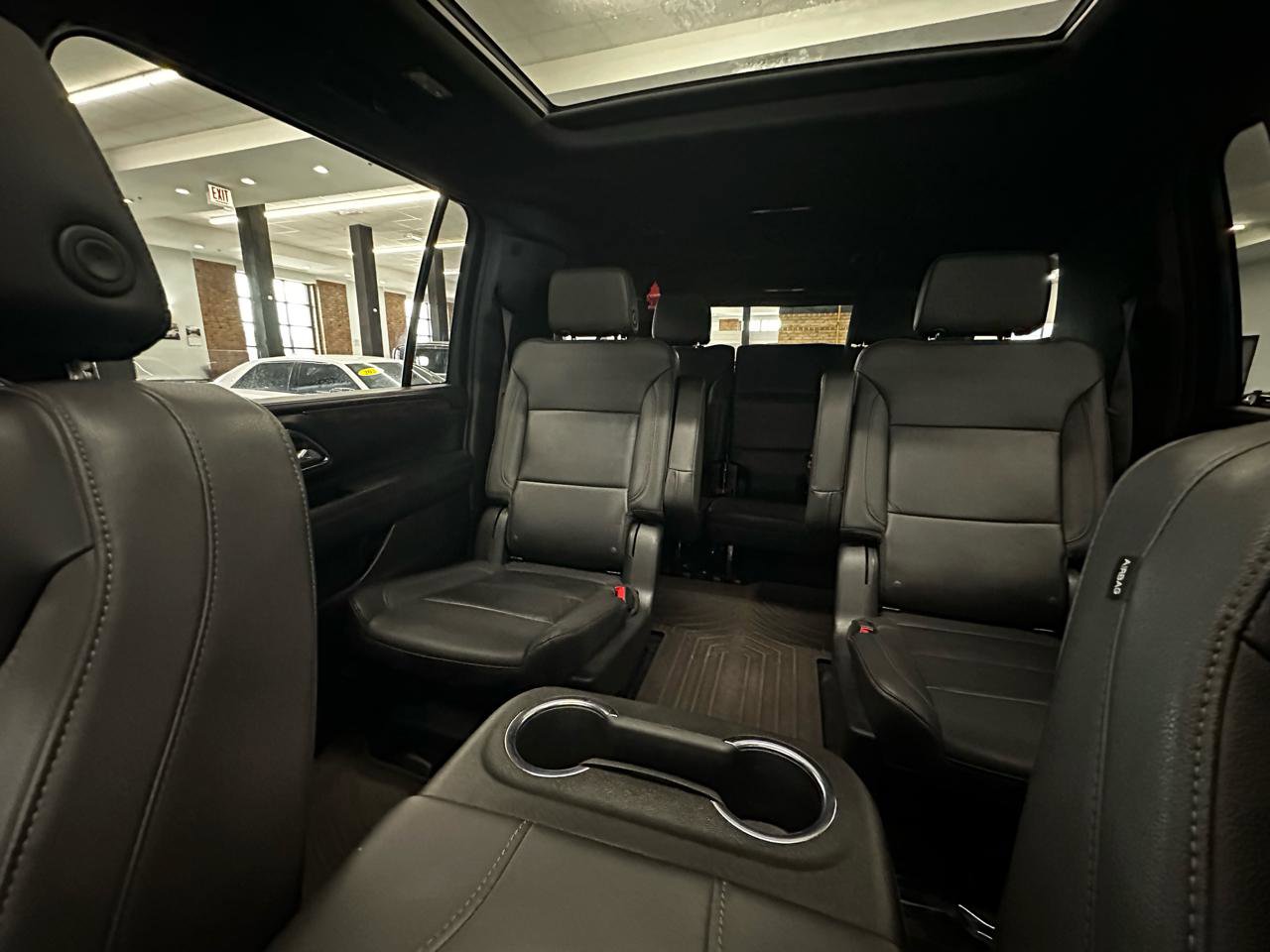 Used 2023 Chevrolet Suburban Z71 w/ Luxury Package AWD/4WD image 30