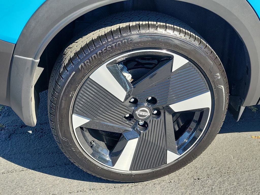Certified 2025 Nissan Kicks SR image 27