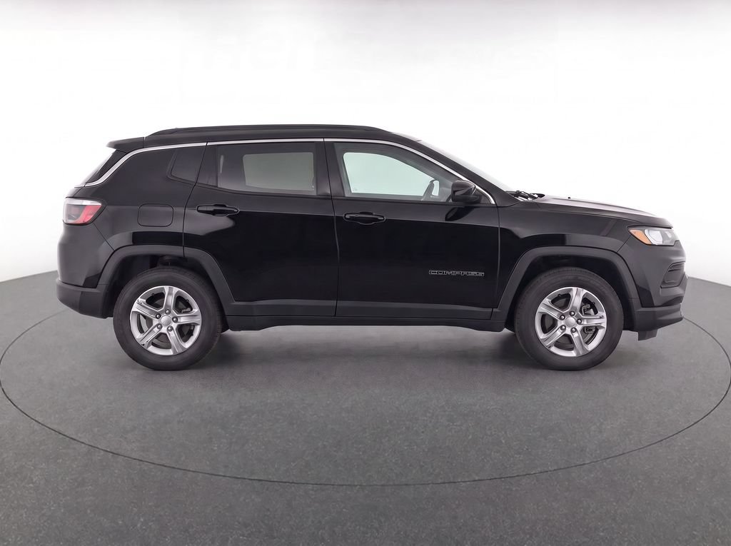 Used 2024 Jeep Compass Latitude AWD/4WD image 9