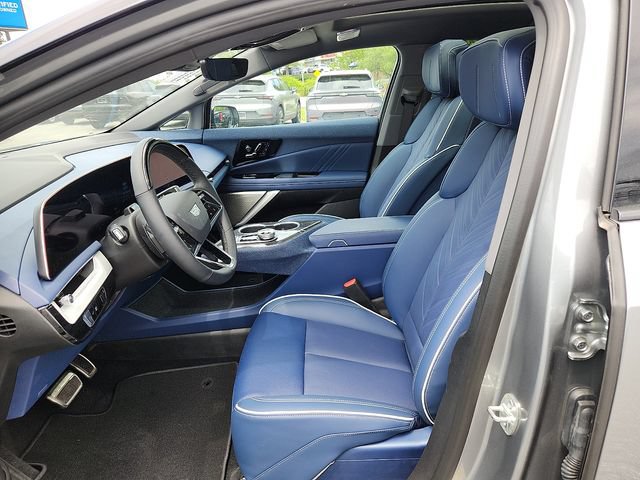 Certified 2025 Cadillac Optiq Luxury 2 AWD/4WD image 13