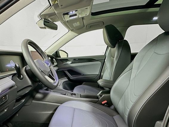 New 2026 Volkswagen Tiguan SE image 12