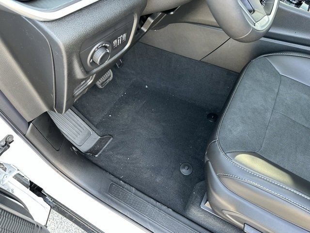 New 2025 Jeep Grand Cherokee Altitude image 24