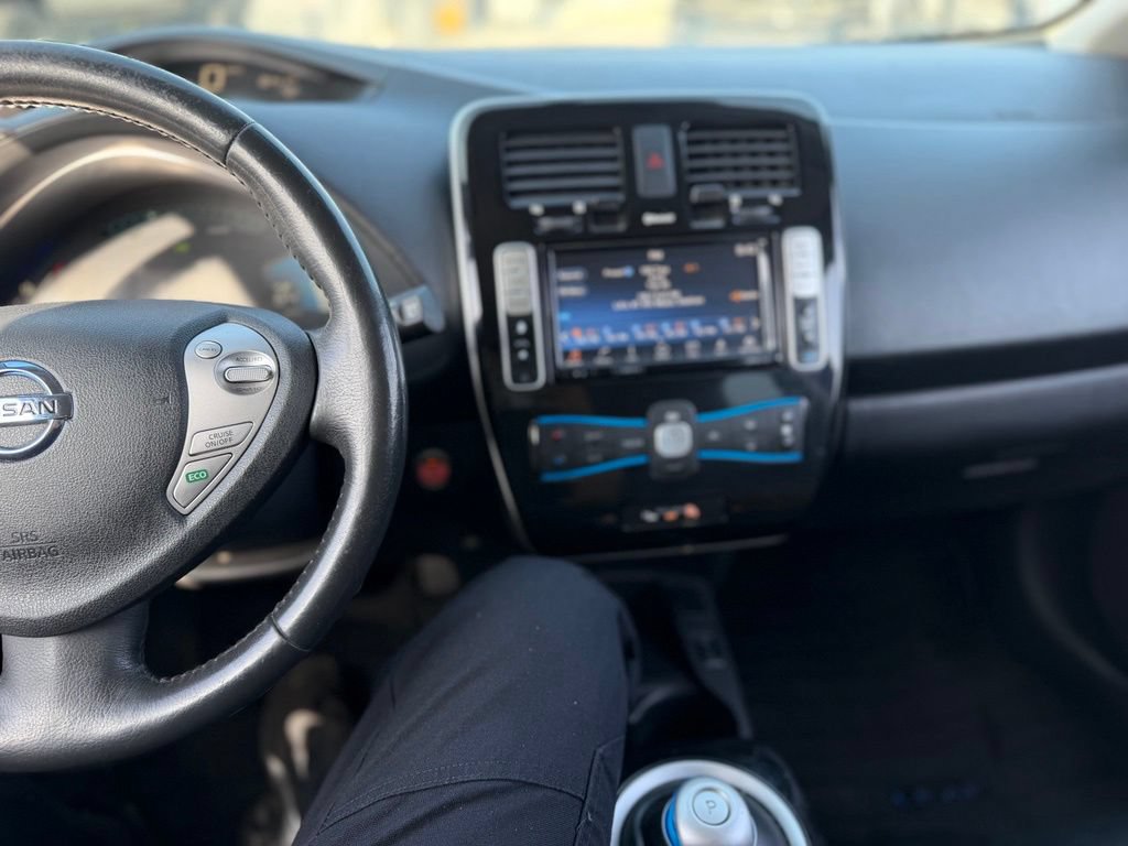 Used 2017 Nissan Leaf SL w/ Premium Package FWD image 8