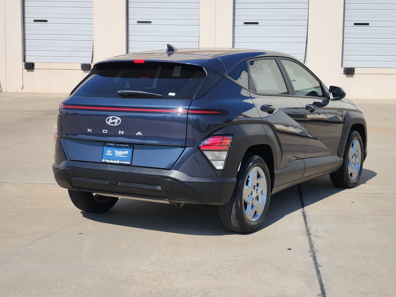 Used 2024 Hyundai Kona SE FWD image 4