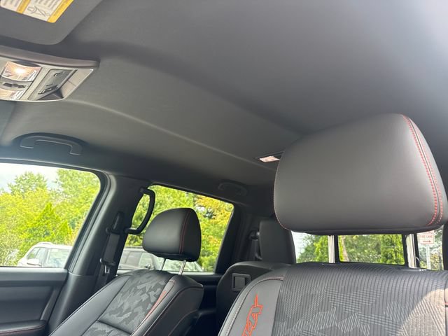 Used 2023 Nissan Titan PRO-4X AWD/4WD image 21