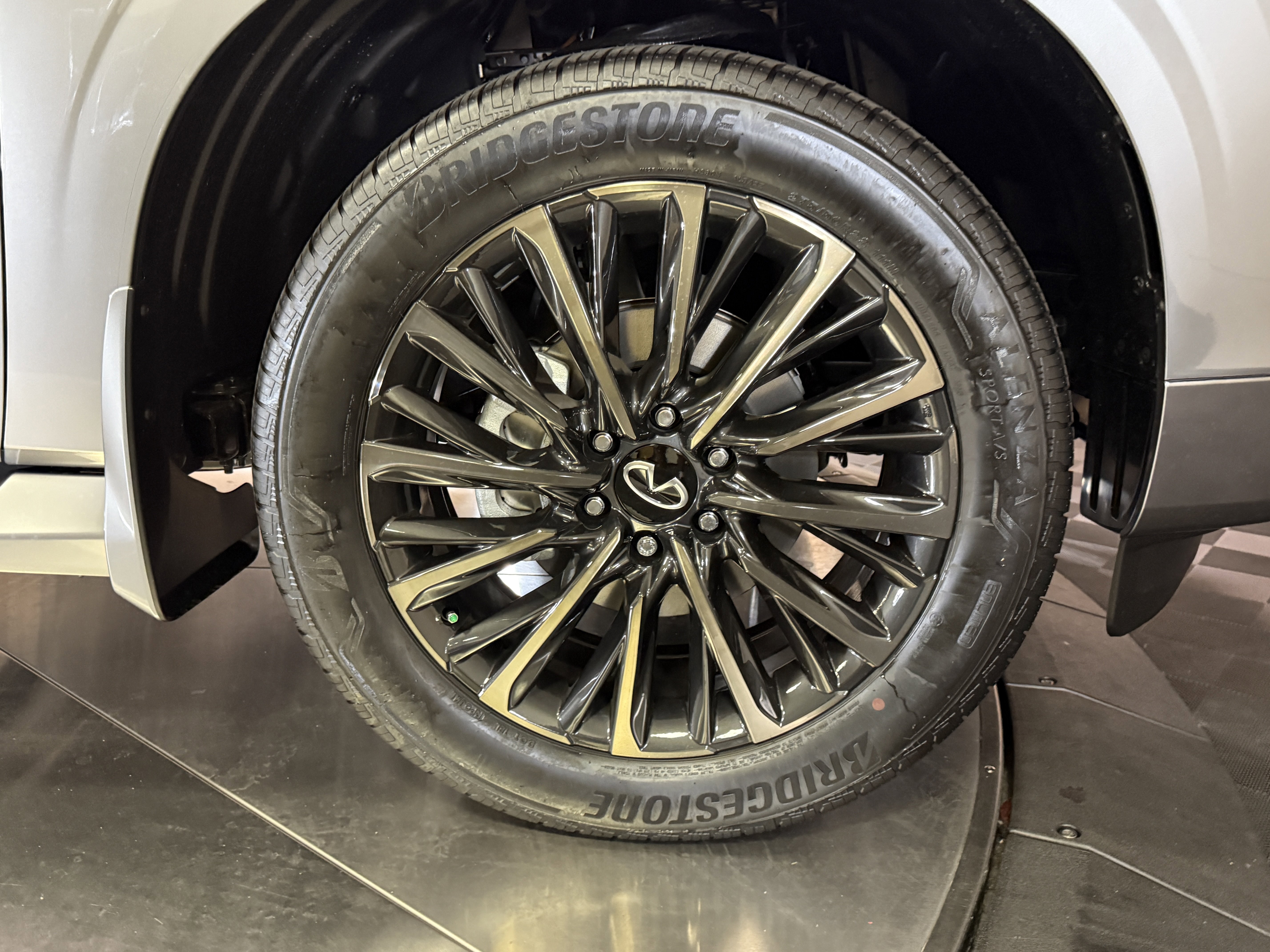 New 2026 INFINITI QX80 Autograph image 9