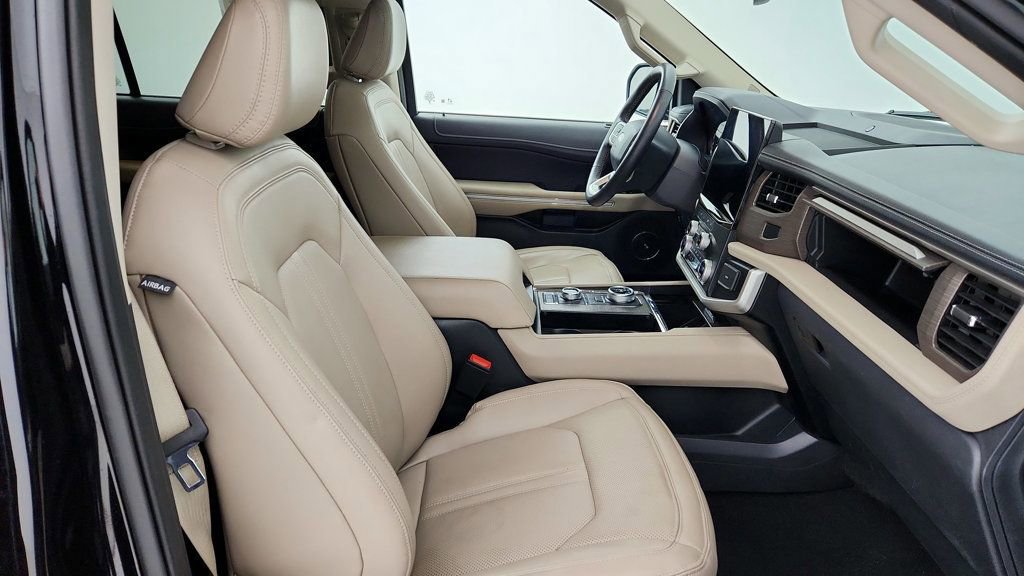Used 2024 Ford Expedition Limited image 23