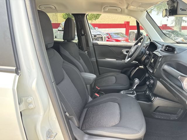Used 2023 Jeep Renegade Latitude AWD/4WD image 28