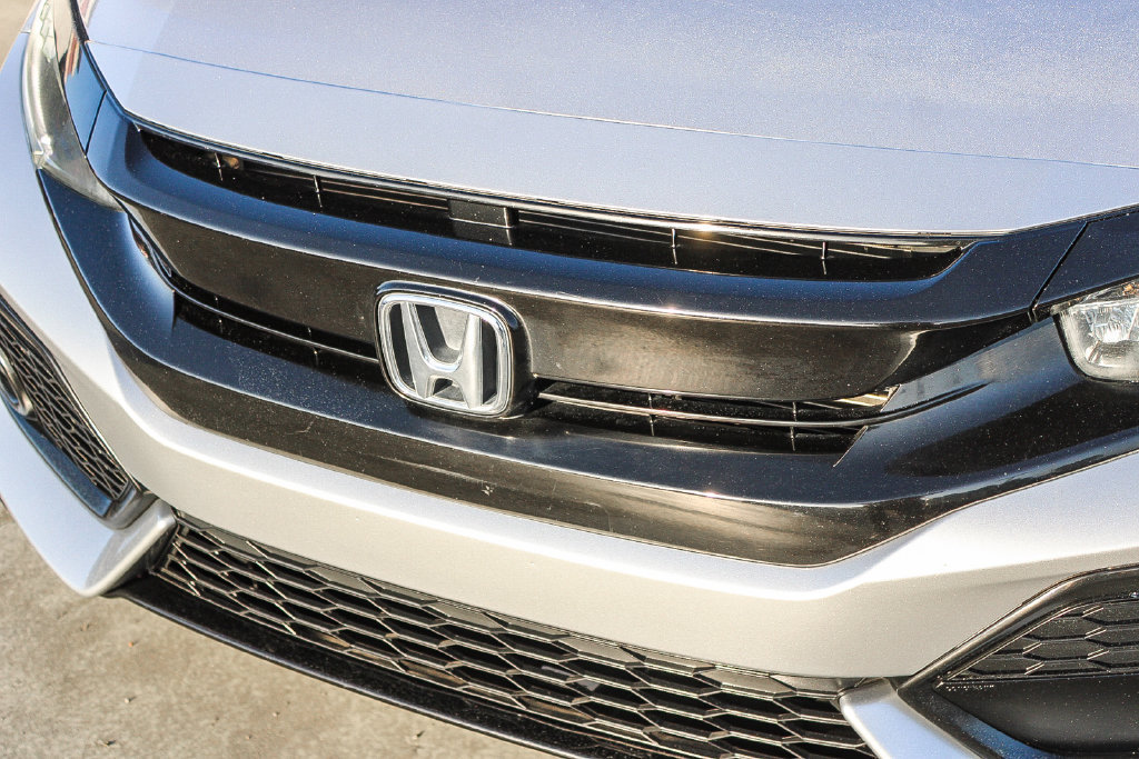 Used 2018 Honda Civic Sport Touring image 6