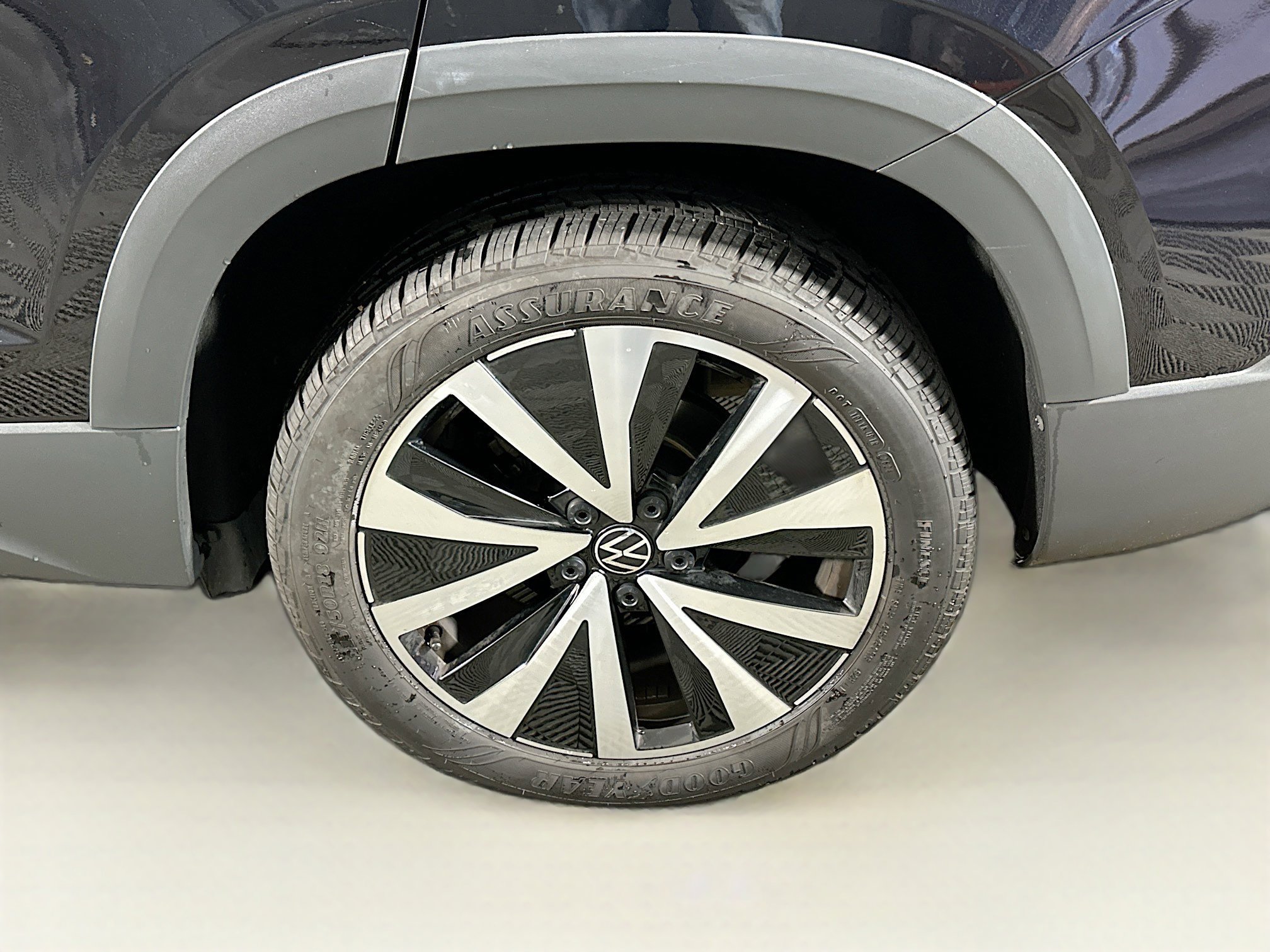 Used 2024 Volkswagen Taos SE image 11