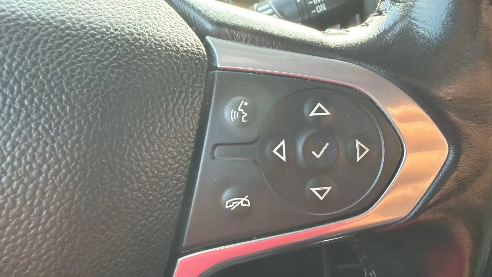 Used 2021 Chevrolet Traverse LT AWD/4WD image 27