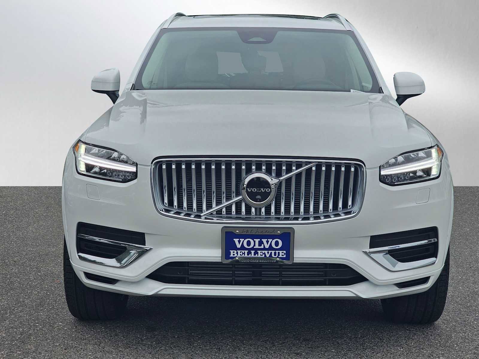 Used 2025 Volvo XC90 T8 Plus w/ Protection Package Premier image 8