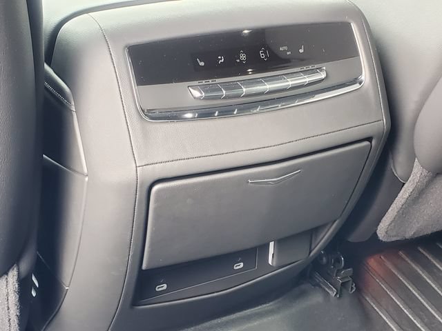 Used 2024 Cadillac Escalade Premium Luxury AWD/4WD image 32