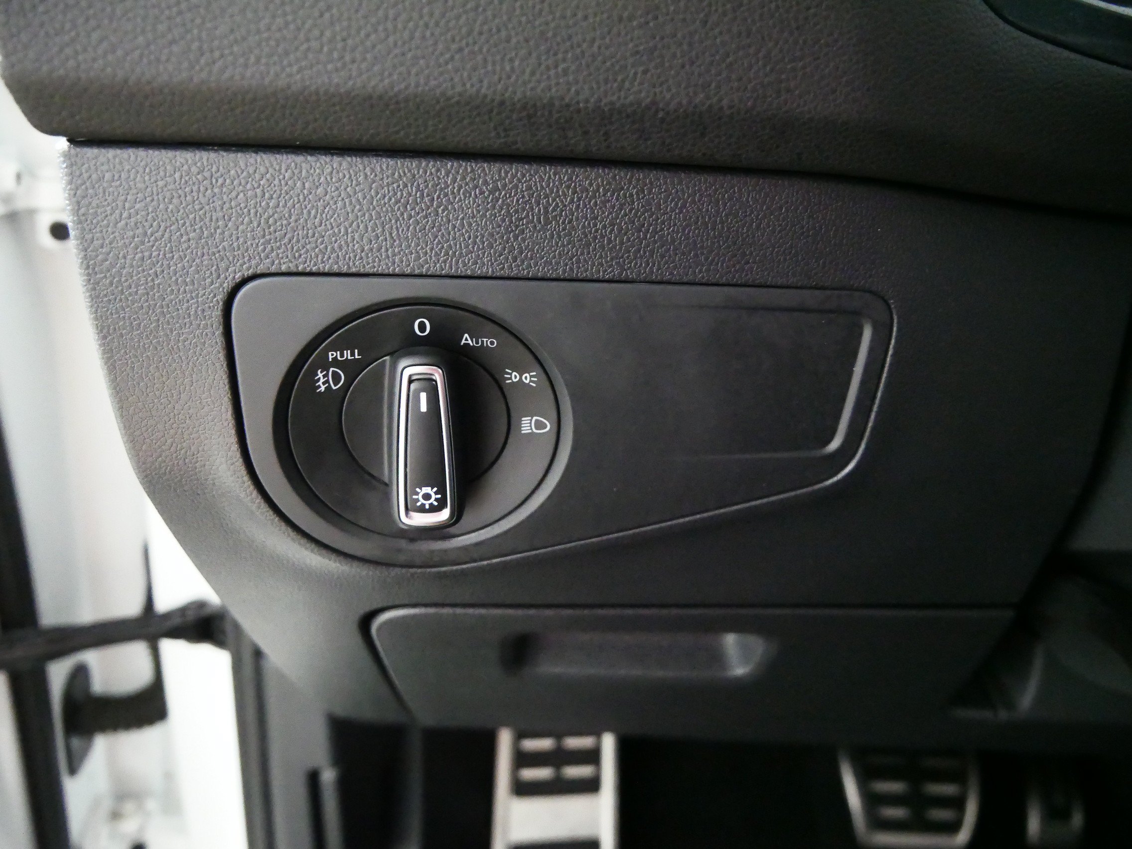 Used 2021 Volkswagen Tiguan SE R-Line AWD/4WD image 26