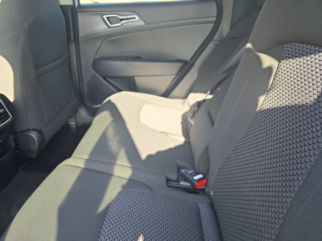 Used 2025 Kia Sportage LX FWD image 22