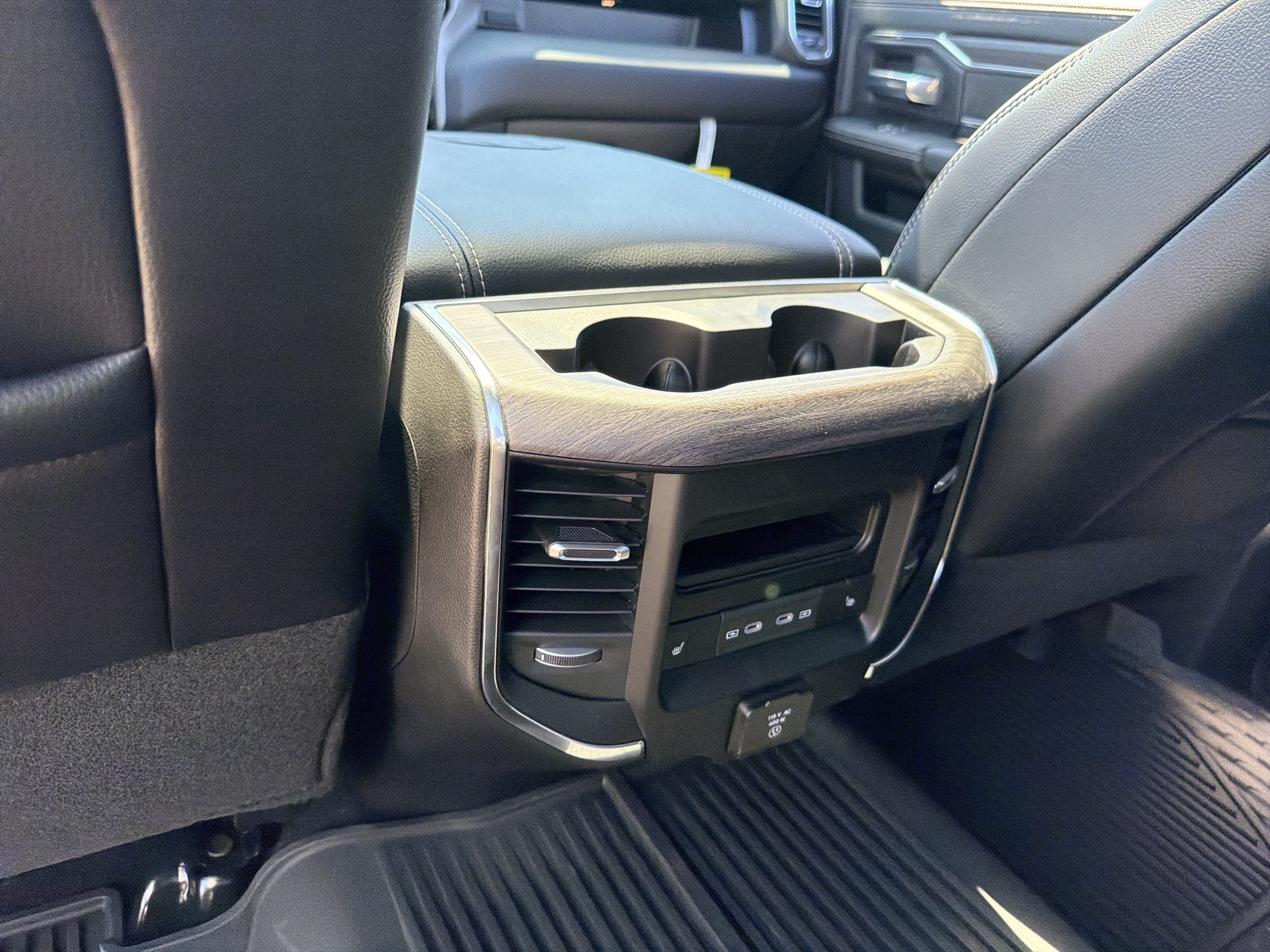 New 2026 RAM 3500 Laramie AWD/4WD image 13