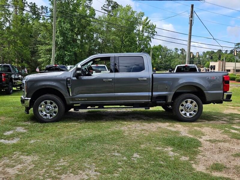 New 2025 Ford F250 Lariat w/ Chrome Package image 4