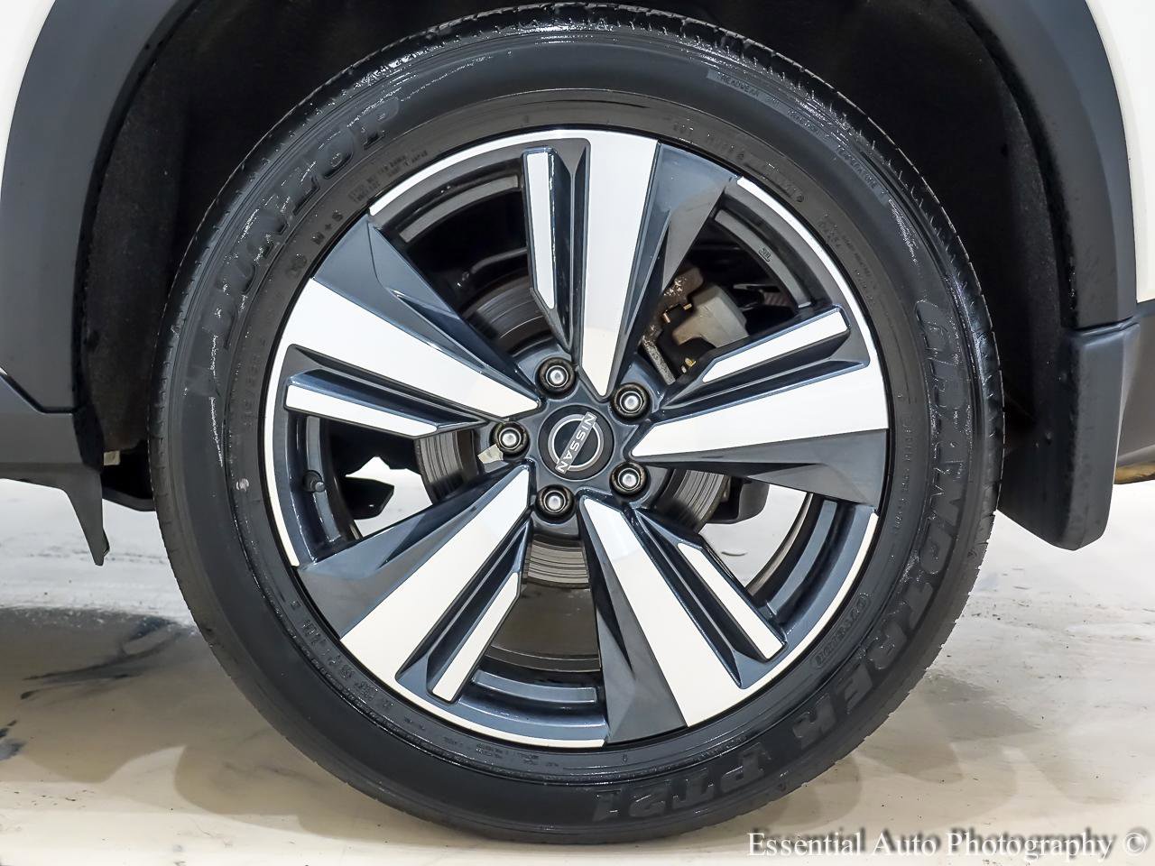 Used 2022 Nissan Rogue Platinum w/ Head-Up Display Package AWD/4WD image 12