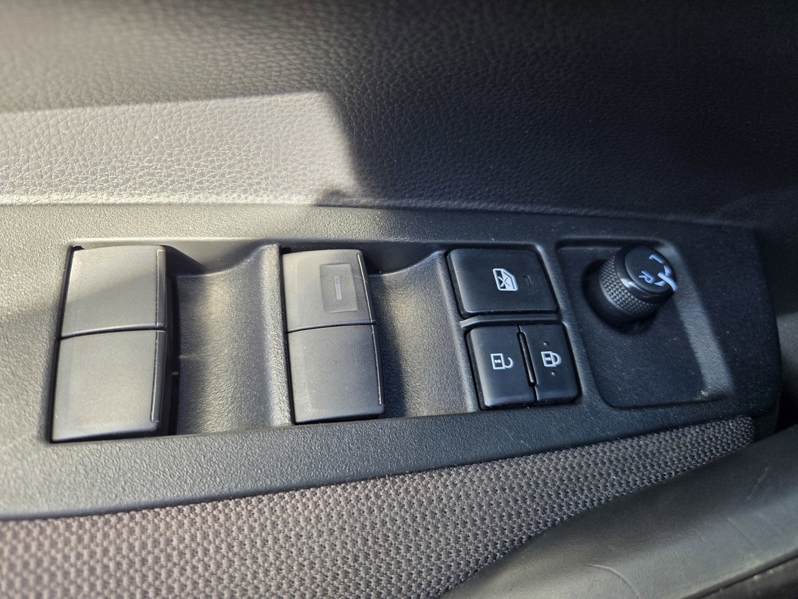 Used 2023 Toyota Corolla LE image 25