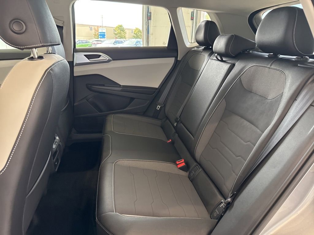 New 2025 Volkswagen Taos SE image 17