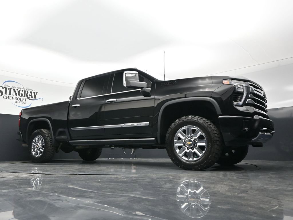 Used 2024 Chevrolet Silverado 2500 High Country w/ High Country Premium Package AWD/4WD image 17