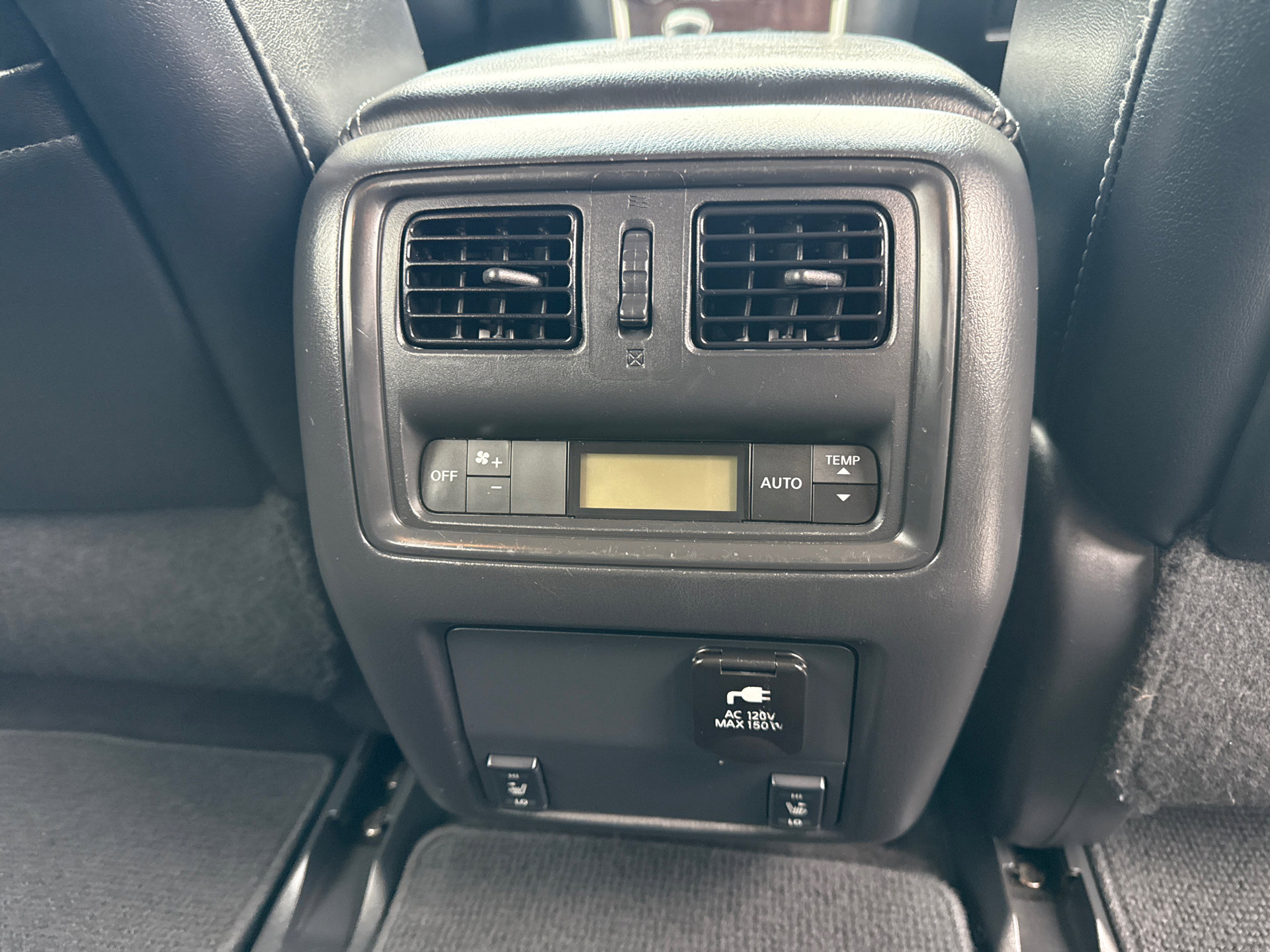 Used 2015 Nissan Pathfinder SL FWD image 17